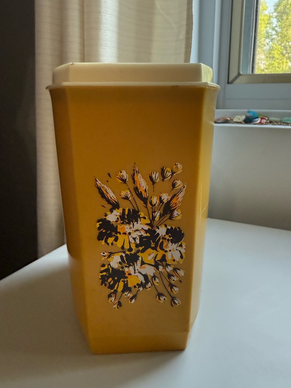 VTG plastic canister